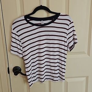 🪅 White shirt with red and blue stripes